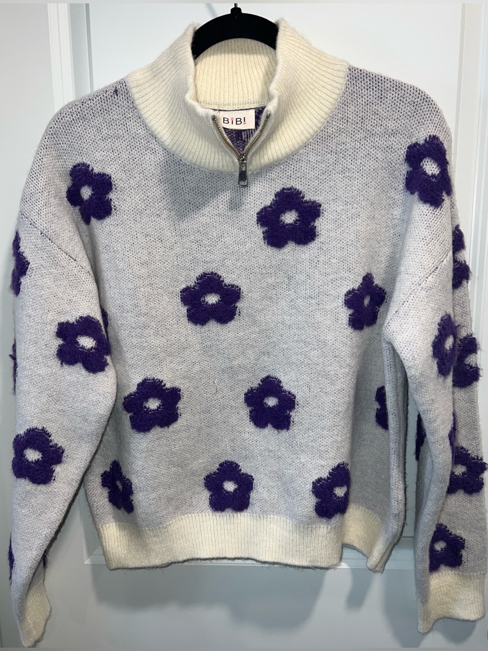 BiBi Women’s Cream & Purple Floral Sweater Size S NWOT